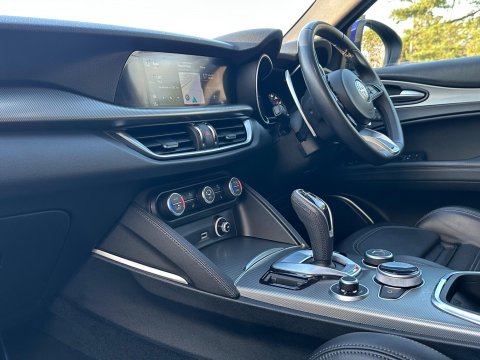 Alfa Romeo Stelvio 2.0T Veloce Auto Q4 AWD Euro 6 (s/s) 5dr 16