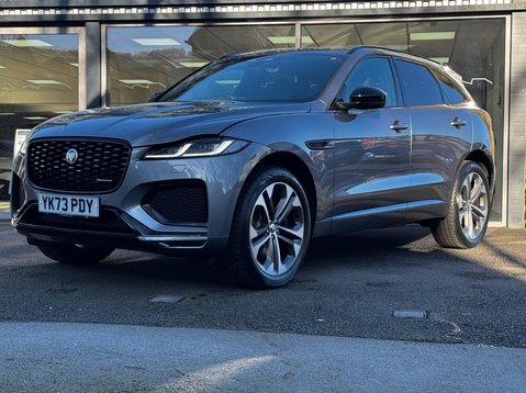 Jaguar F-Pace R-DYNAMIC HSE BLACK 13