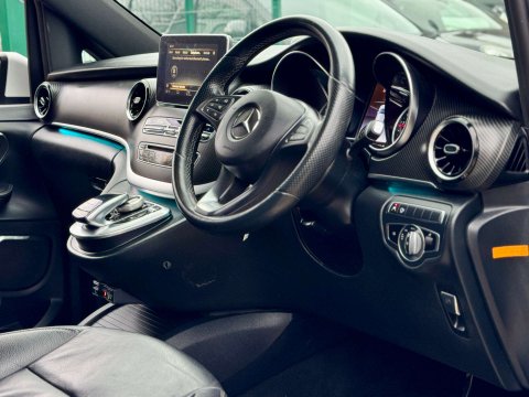 Mercedes-Benz V Class 2.2 V220d AMG Line MPV 5dr Diesel G-Tronic+ Euro 6 (s/s) 7 Seat (163 ps) 8