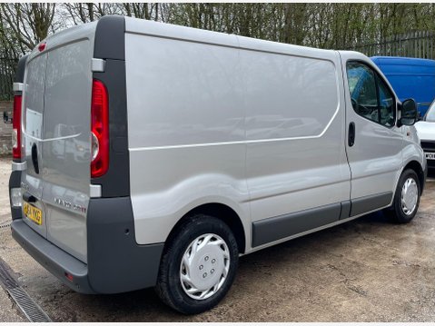 Vauxhall Vivaro 2.0 2700 CDTi FWD L1 4dr 9