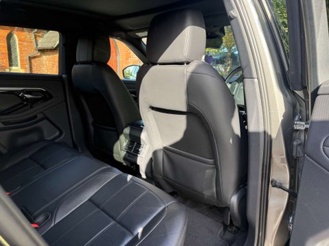 Land Rover Range Rover Evoque 2.0 Range Rover Evoque R-Dynamic S D 4x2 5dr 21