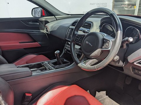 Jaguar XE R-SPORT 13