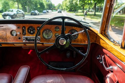 Bentley S2 Continental H.J. Mulliner 13