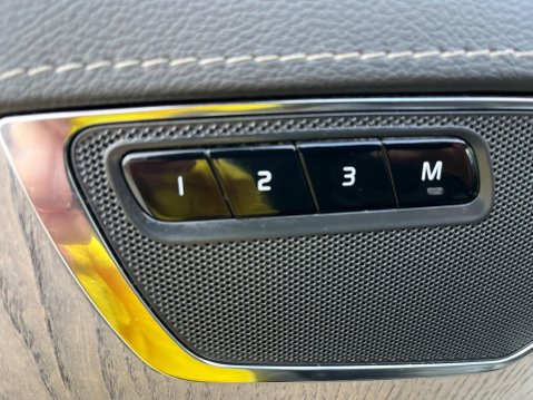 Volvo XC90 2.0 B5 MHEV Inscription Auto 4WD Euro 6 (s/s) 5dr 18