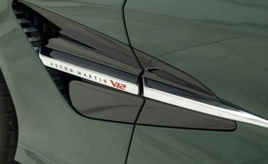 Aston Martin Vanquish V12 33