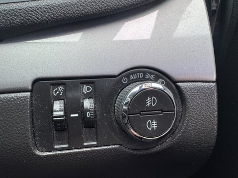 Vauxhall Mokka 1.7 CDTi Exclusiv 2WD Euro 5 (s/s) 5dr 13