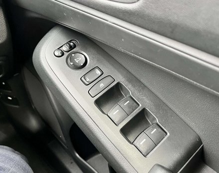 Honda HR-V 1.5 HR-V Elegance i-MMD CVT 5dr 60