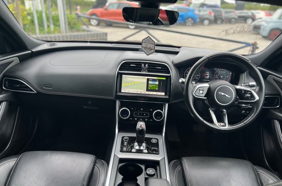 Jaguar XE R-DYNAMIC SE AUTO 35