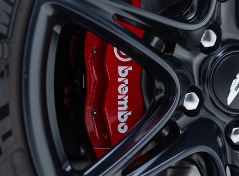 Aston Martin Vantage GT8 31