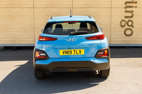 Hyundai KONA SE 6