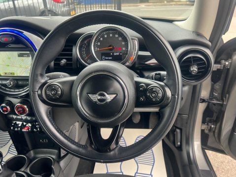 Mini Hatch 1.5 Cooper Euro 6 (s/s) 3dr 21