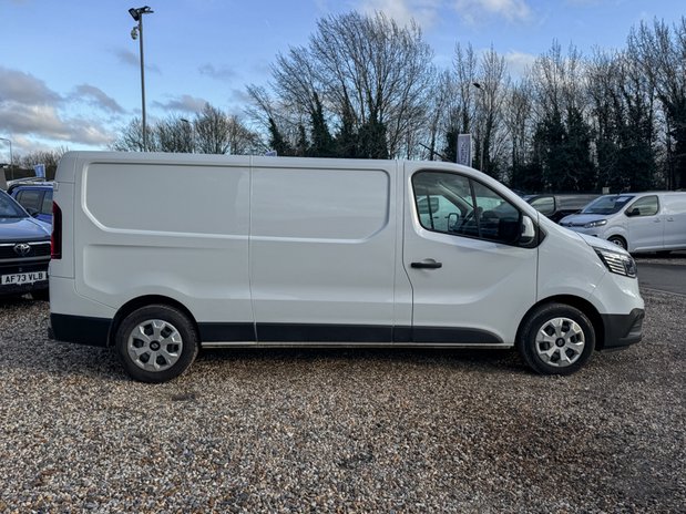 Renault Trafic LWB L2H1 Low Roof Advance Ll30 Air Cruise SELECT 5