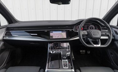 Audi SQ7 20