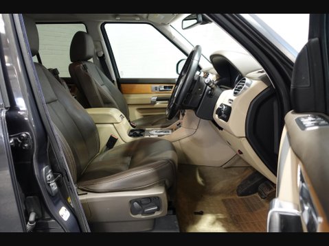 Land Rover Discovery 3.0 SD V6 HSE Auto 4WD Euro 5 (s/s) 5dr 11