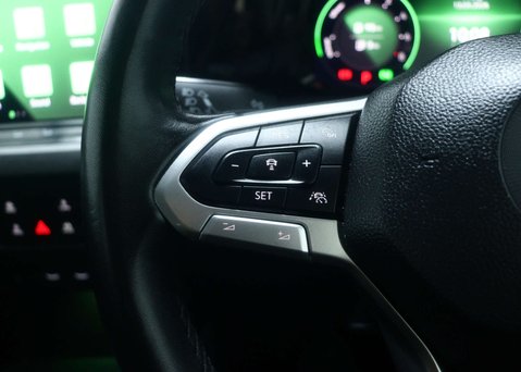 Volkswagen Golf 1.4 TSI 13kWh Style Hatchback 5dr Petrol Plug-in Hybrid DSG Euro 6 (s/s) (2 39