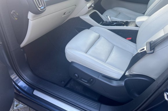 Volvo XC40 2.0 T4 INSCRIPTION PRO AUTO PETROL 36