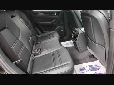 Porsche Cayenne V6 14