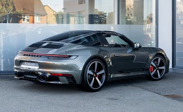 Porsche 911 Targa 4S (992) 5