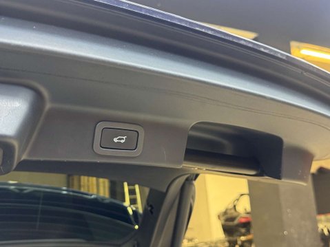 Jaguar F-Pace 2.0 F-Pace R-Sport AWD D Auto 4WD 5dr 103