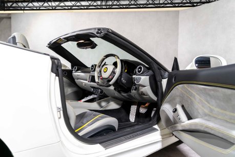 Ferrari California T. MAGNERIDE SUSPENSION. BESPOKE INTERIOR. TWO-TONE BODYWORK. CARPLAY. 16
