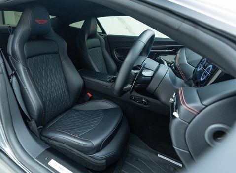 Aston Martin DB12 V8 14