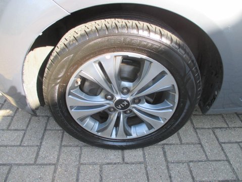 Kia Venga 1.6 2 Euro 6 (s/s) 5dr 13