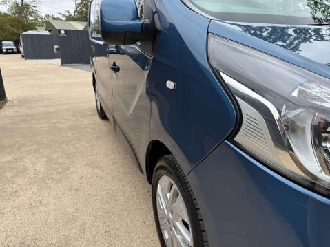 Renault Trafic 1.6 Trafic SL27 Sport Nav dCi 44
