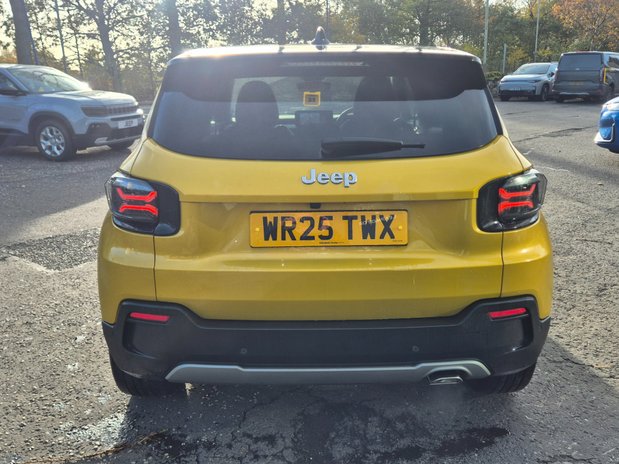 Jeep Avenger SUMMIT 5