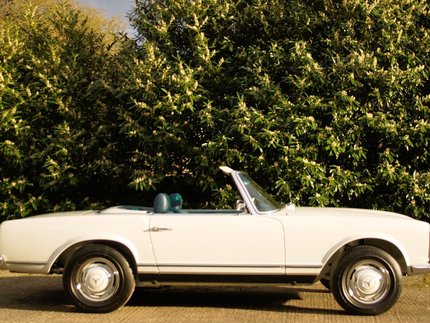 Mercedes-Benz W113 230SL 12