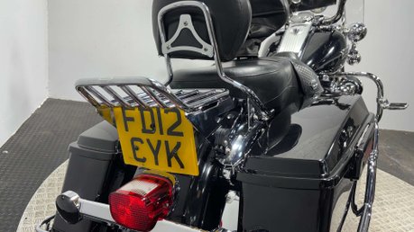 Harley-Davidson Touring 1690 FLHRC ROADKING CLASSIC 2012 TO MANY EXTRAS 21' WHEEL 8