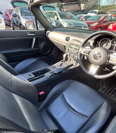 Mazda MX-5  AUTOMATIC.. CONVERTIBLE.. 10 SERVICES..HEATED LEATHER..AIR CON..CRUISE..  3