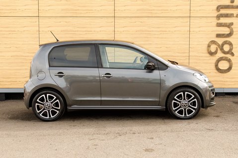 Volkswagen Up R-LINE 13