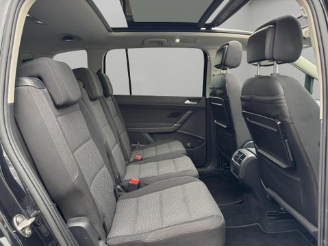 Volkswagen Touran 1.6 TDI BlueMotion Tech SE Family DSG Euro 6 (s/s) 5dr 43