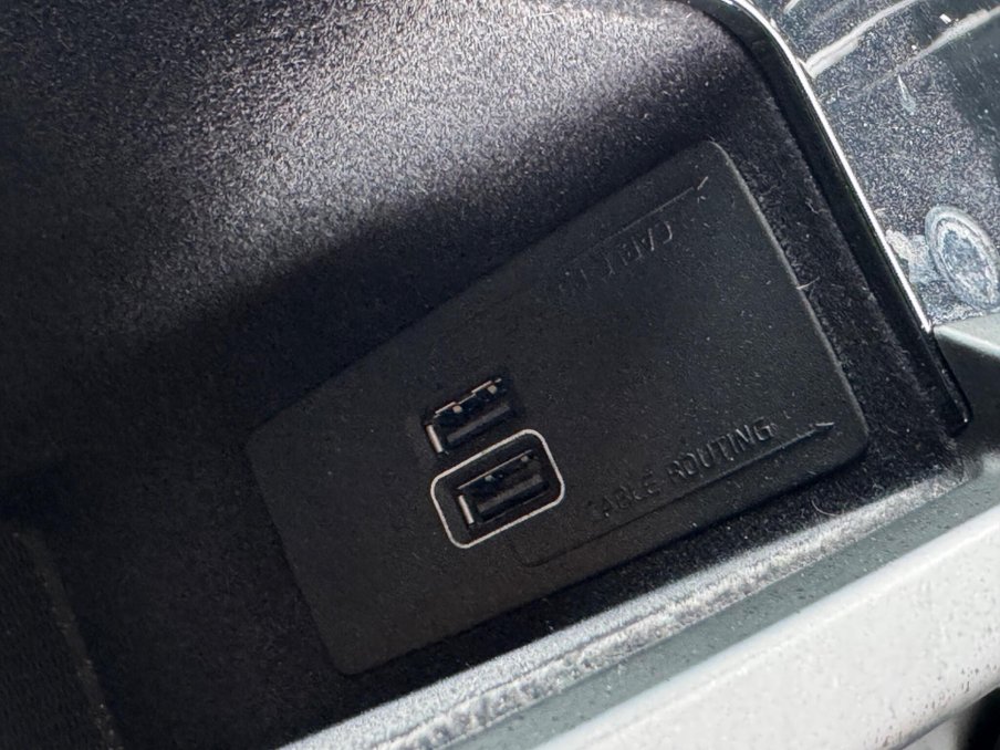 2021 Volvo V60 — image 33