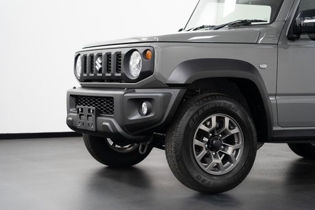 Suzuki Jimny Sierra SUV 1.5 AUTOMATIC petrol 27