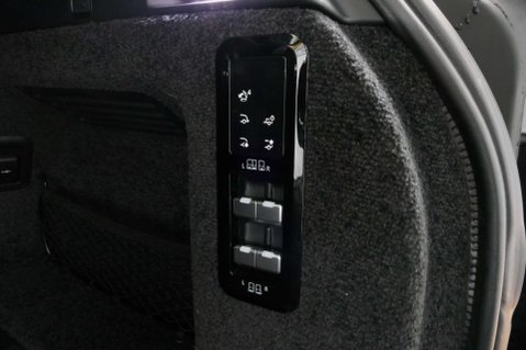 Land Rover Range Rover 3.0 Range Rover Autobiography D MHEV Auto 4WD 5dr 17