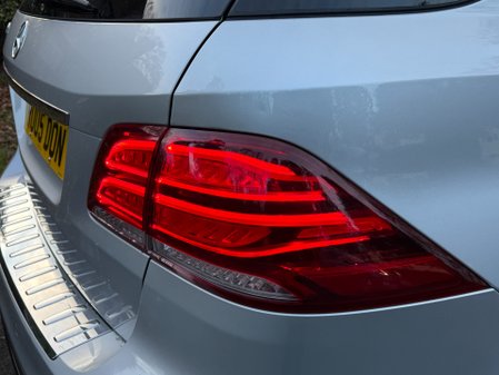 Mercedes-Benz GLE GLE 250 D 4MATIC AMG LINE 19