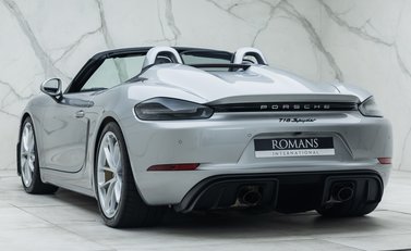 Porsche 718 SPYDER 10