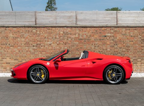 Ferrari 488 Spider 2
