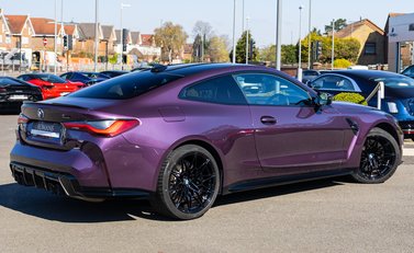 BMW M4 COMPETITION 4