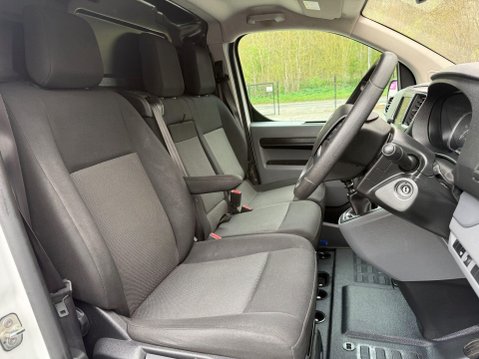 Vauxhall Vivaro L2H1 2900 DYNAMIC S/S 11