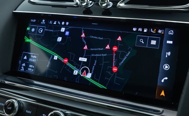 Bentley Bentayga V8 AZURE 27