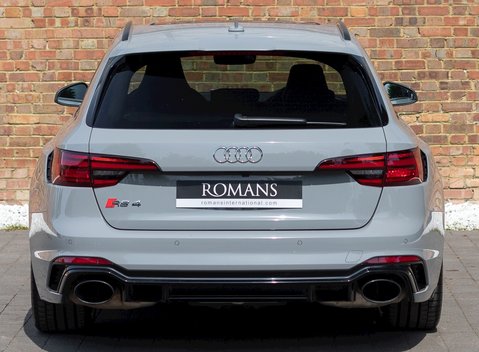 Audi RS4 Avant 5