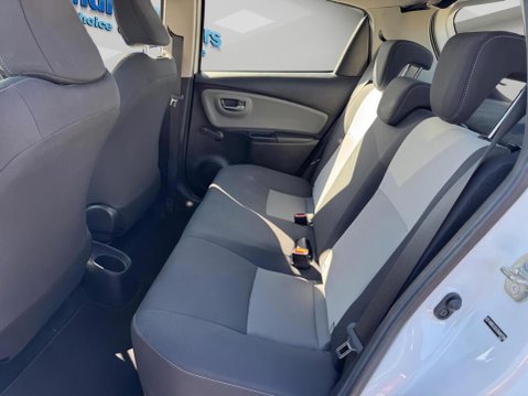 Toyota Yaris 1.5 VVT-i Icon Tech Euro 6 5dr 32