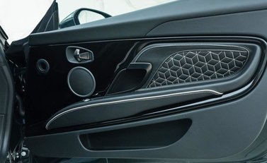 Aston Martin DBS Superleggera 25