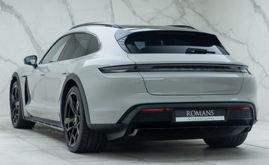 Porsche Taycan 4S CROSS TURISMO 7