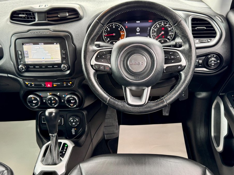 2016 Jeep Renegade — image 2