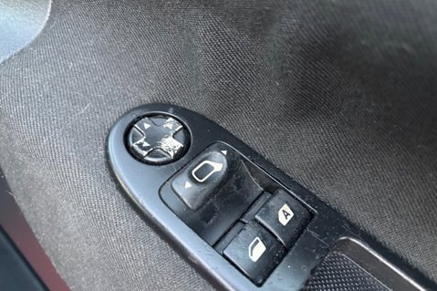 Peugeot 207 VERVE.. 9 SERVICES.. INCLUDING CAMBELT.. LOW INSURANCE.. PERFECT FIRST CAR  19