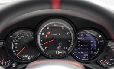 Porsche 911 Turbo S GB Edition (991) 17