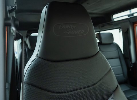 Land Rover Defender 110 ADVENTURE 15